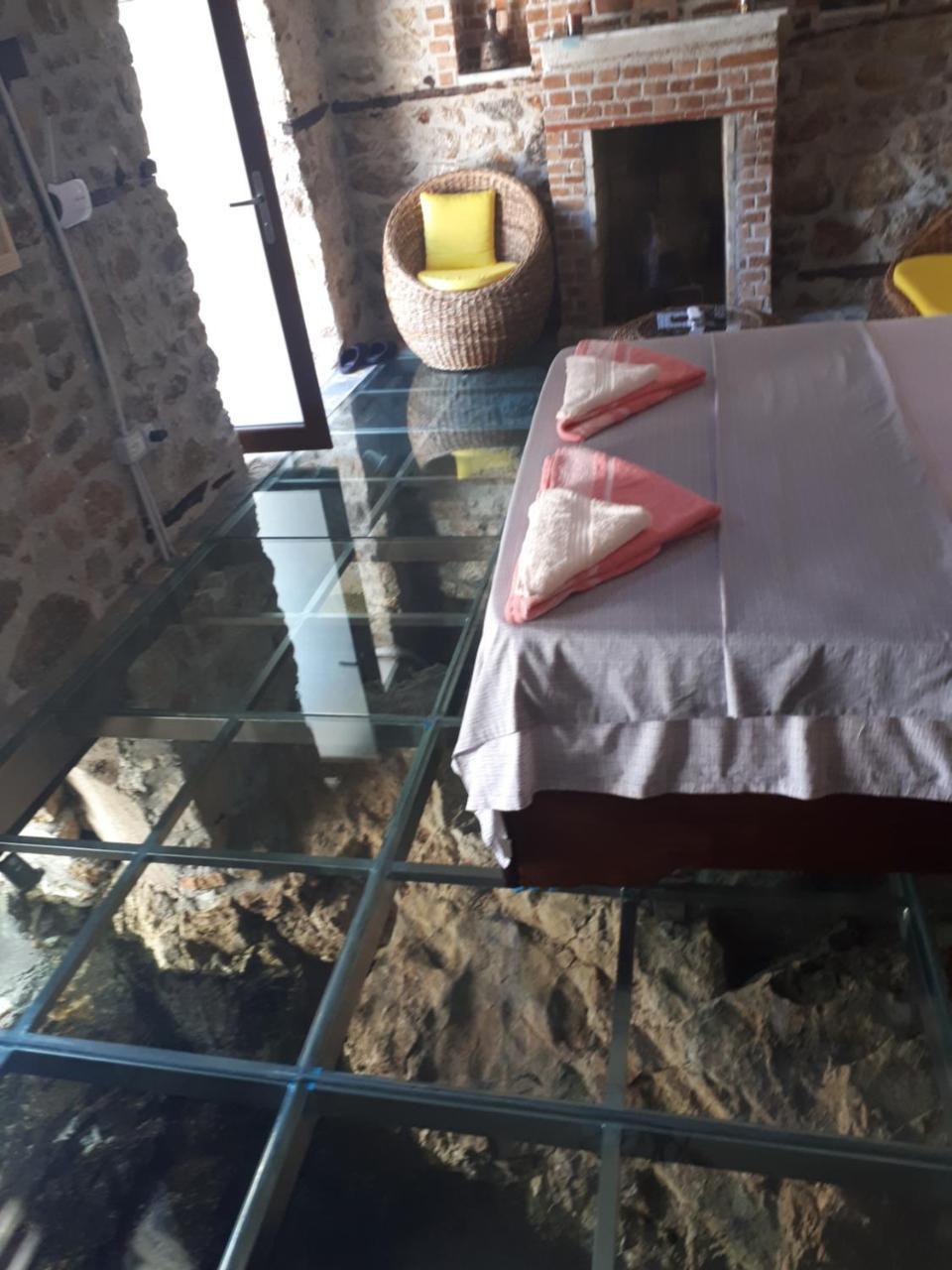 Nuci'S Home Glass Floor Tushemisht エクステリア 写真