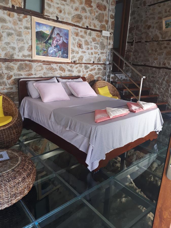 Nuci'S Home Glass Floor Tushemisht エクステリア 写真